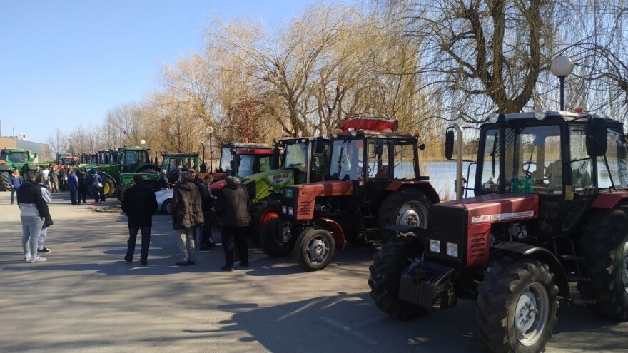 Protesti u Bijeljini: Na ulice će traktori, kuka i motika