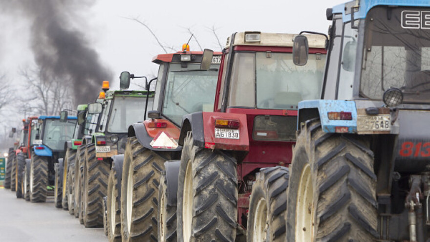 Traktorima pred Vladu TK