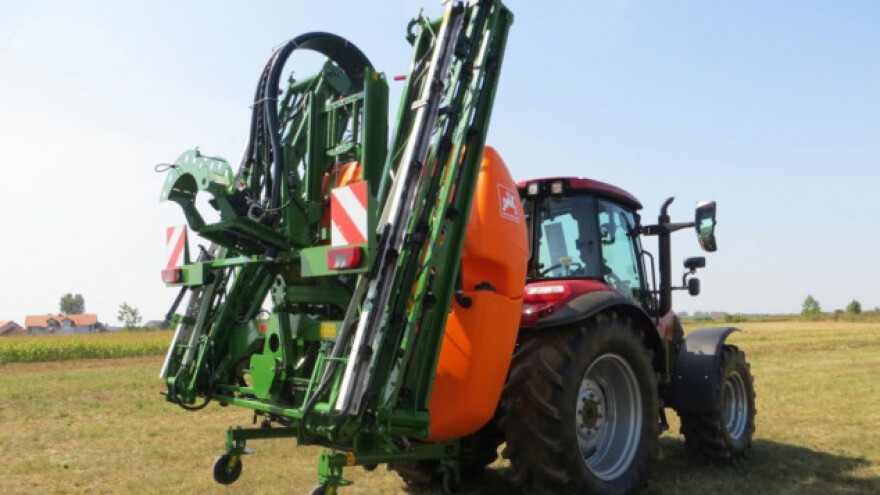 Prskalica Amazone UF 1201 ima pet sekcija grana!