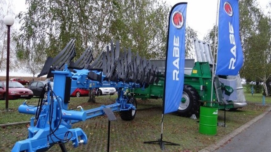 Najveće prskalice i traktori iz Kanade u Gudovcu!