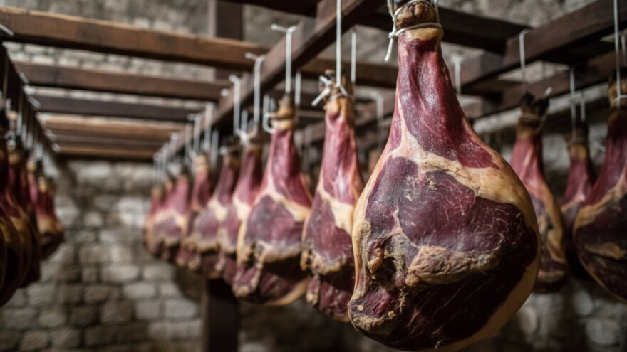 Pršut zrije onoliko mjeseci koliko ima kilograma