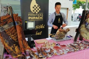 Soparnik je zaštićen, na redu je - Poljički pršut. Ivan Pupačić stvara novi brend ove delicije