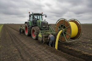 Prvi metri drenažnih cijevi na parceli od 10ha