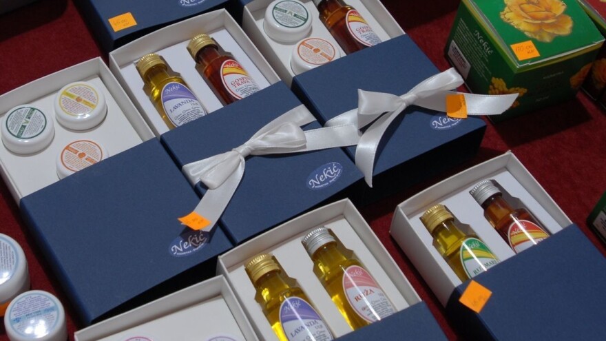 Zdrave kreme od maslinovog ulja i ljekovitog bilja Dragice Nekić, među njima je i Melem mladosti