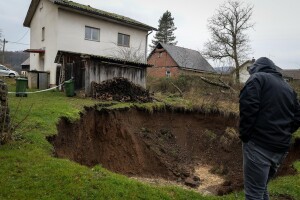 Smanjiti papirologiju i krenuti u obnovu šteta od potresa na farmama bez novaca?