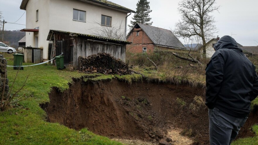 Smanjiti papirologiju i krenuti u obnovu šteta od potresa na farmama bez novaca?
