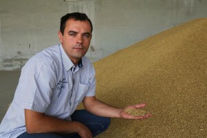 Zbog dodjele državnog zemljišta u Čepinu se održava prosvjed, evo što kaže načelnik