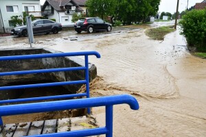 Vidovci pod vodom - bujica oštetila stambene i gospodarske objekte, uništila vrtove, vinograde