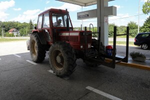 Cijena plavog dizela zamrznuta samo na benzinskim stanicama, ne i kod dostave?