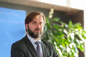 Ćorić: Vlada će porastu cijena goriva doskočiti ukidanjem obveze umješavanja biogoriva