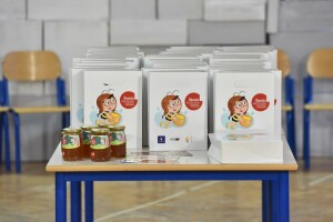 Objavljen Javni poziv za sudjelovanje u Programu školskog mednog dana