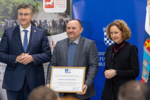 Državnoj ergeli Đakovo i Lipik uručena UNESCO-ova povelja za uzgoj lipicanaca