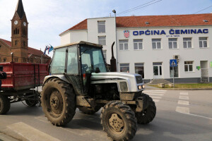 Ukinuli "traktorinu" - poljoprivrednici iz Čeminca tražit će svoj novac nazad