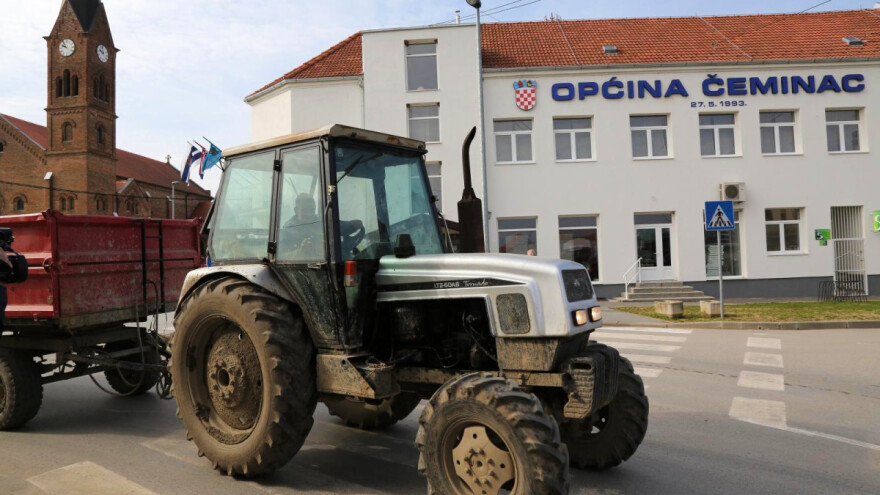 Ukinuli "traktorinu" - poljoprivrednici iz Čeminca tražit će svoj novac nazad