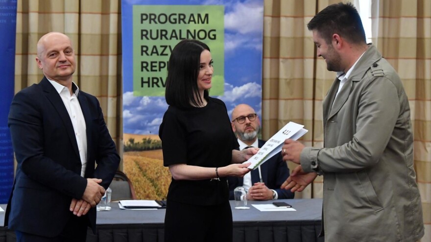 Ruralni razvoj: Uručena 33 ugovora vrijedna više od 65 milijuna kuna