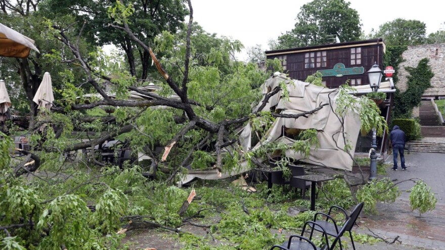 Olujno nevrijeme hara Zagrebom, mogući udari vjetra 120 km/h