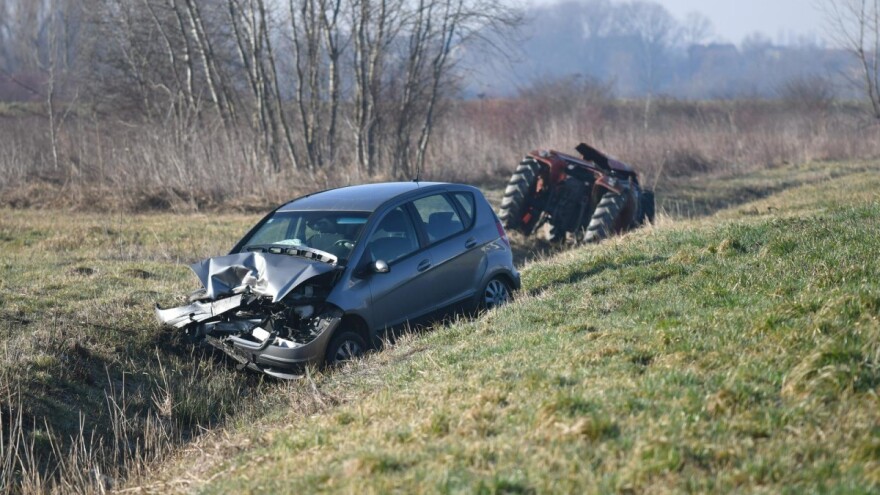 U teškoj prometnoj nesreći život izgubio traktorist