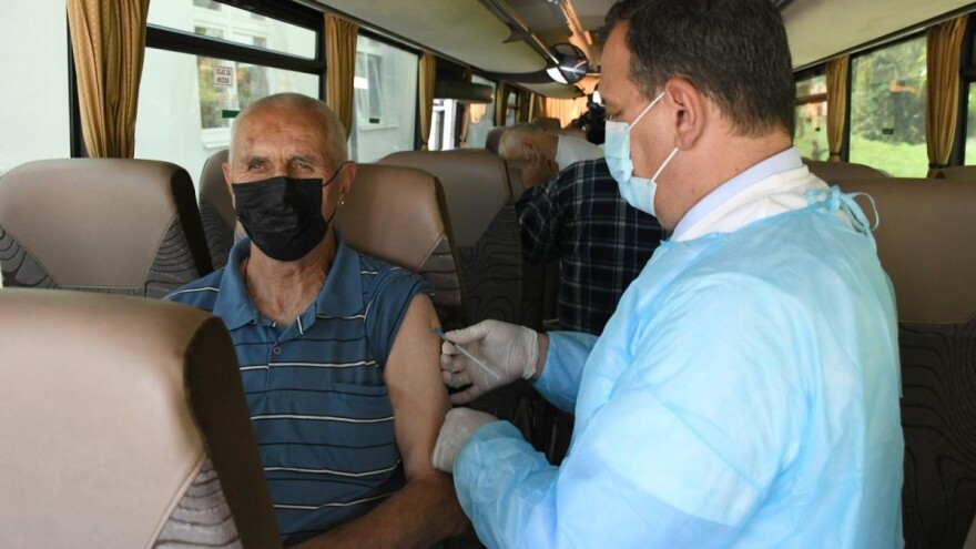 Krenuo prvi covid autobus, cilj veća procijepljenost stanovnika ruralnih područja