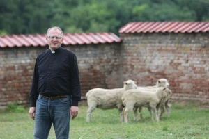 Željko Grigić Carev: Došli smo do toga da domaće životinje svima smetaju pa i biskupu
