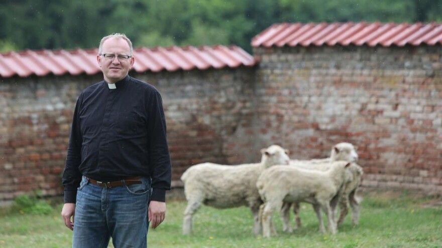 Željko Grigić Carev: Došli smo do toga da domaće životinje svima smetaju pa i biskupu
