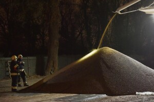 Izbio požar u sušari, radnici spašavali 100 tona soje