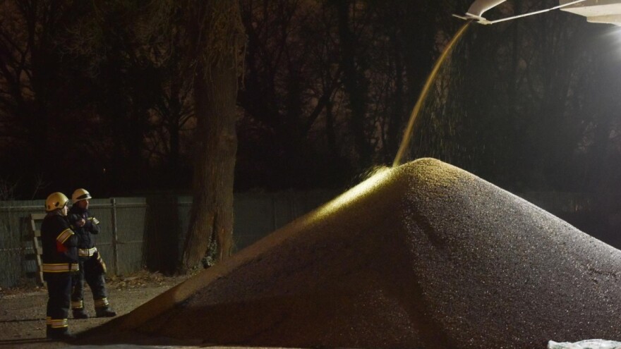 Izbio požar u sušari, radnici spašavali 100 tona soje