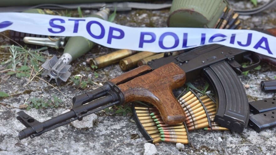 Oprez! Obrađivali zemlju pa naišli na zolju, minobacačke granate, topovsko zrno, bombe