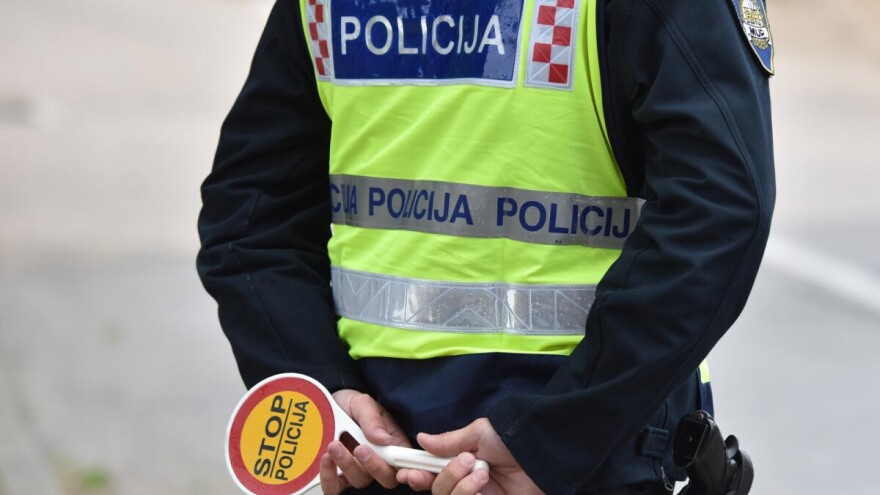 Prometna nesreća traktora i automobila - obojica imali alkohola u krvi