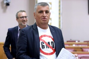 Miro Bulj: Časnije je biti čoban nego stranačka ovca