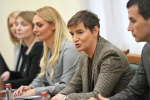 Šta je "utanačeno", a šta će tek biti: Politička brošura kao garancija za 17.000 din subvencija?