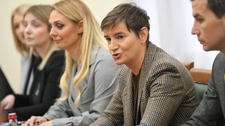 Šta je "utanačeno", a šta će tek biti: Politička brošura kao garancija za 17.000 din subvencija?