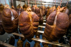 Meso tropasminskih križanaca s nerastom durokom najbolji za slavonske kulenove