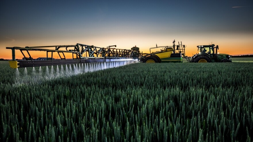 John Deere predstavio svoju najveću vučenu prskalicu do sada