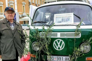 Godina mu je 90, prodaje sadnice maslina i sav prihod daje za liječenje raka!