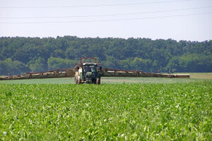 Zašto bi EU izvozila zabranjene pesticide u treće zemlje? Aktivisti traže obustavu