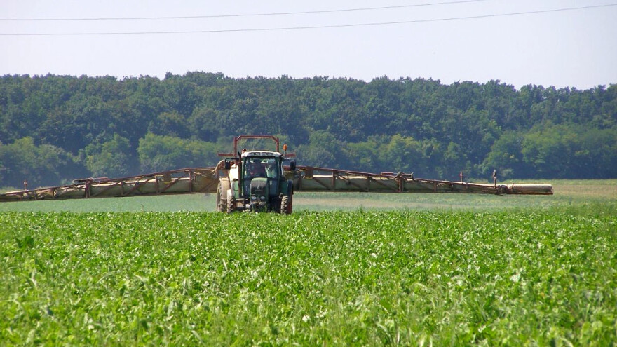 Zašto bi EU izvozila zabranjene pesticide u treće zemlje? Aktivisti traže obustavu