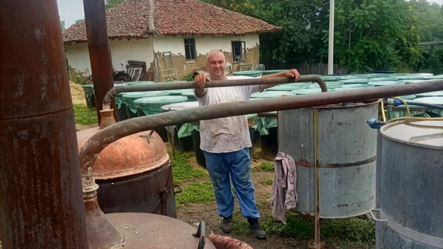 Aksentijevići 60.000 kilograma šljive pretvorili u rakiju