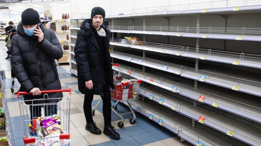 Upitna setva, visoke cene hrane i inputa - tek ćemo se nagledati praznih rafova?