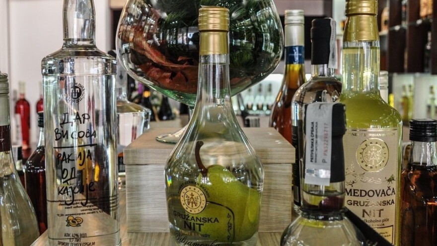 Preko 9.000 flaša rakije viljamovke za dezinfekciju?