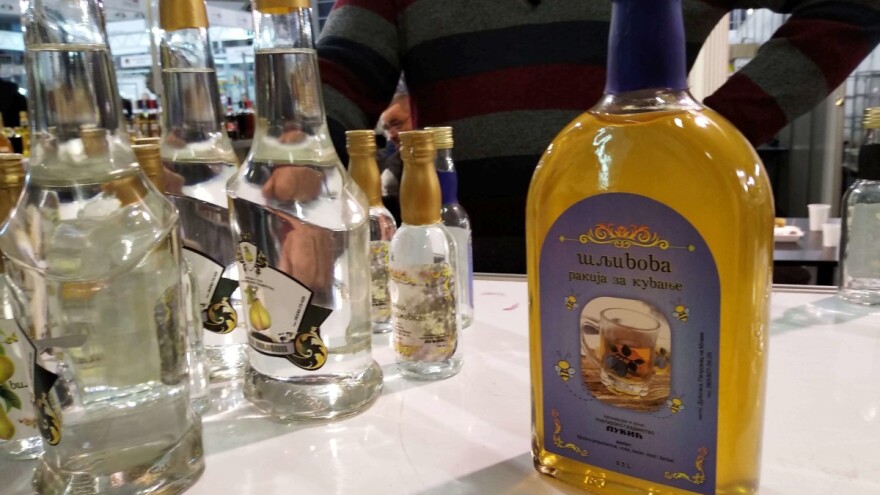 Lukići prave kuvanu rakiju - za poneti!