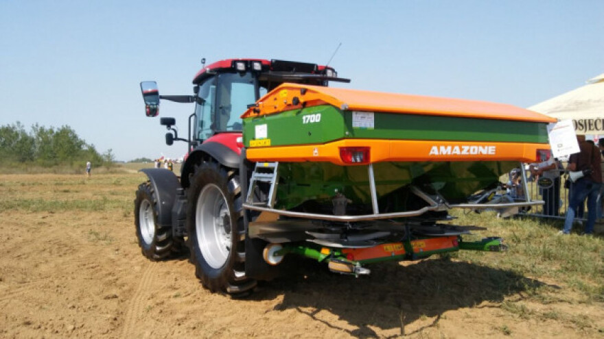 Robustan rasipač Amazone razbacuje do 21 metar!