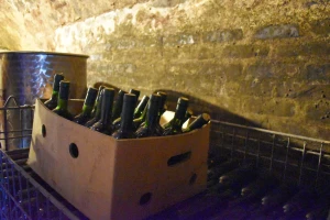 Otkrivena banda osumnjičena za krađu vina u vrijednosti 5 milijuna eura