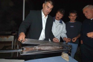 Nagrađivani vinar Dražan Krolo izumio ražanj na baterije