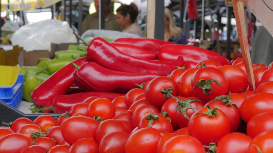 Rekordan izvoz svinjetine i paradajza u EU, oporavak proizvodnje žitarica