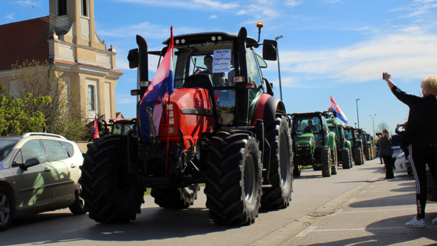 Održan prosvjed upozorenja - evo što traže slavonski poljoprivrednici