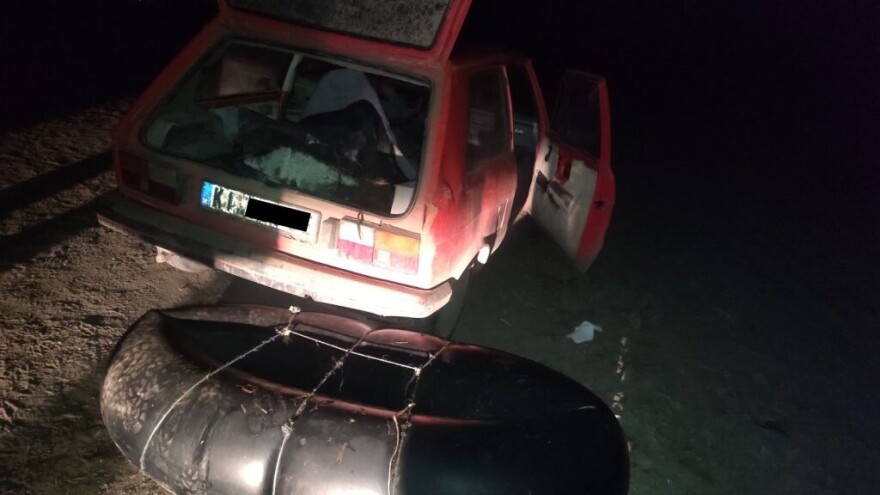 Ribokradice bežeći ostavile auto pun ribe