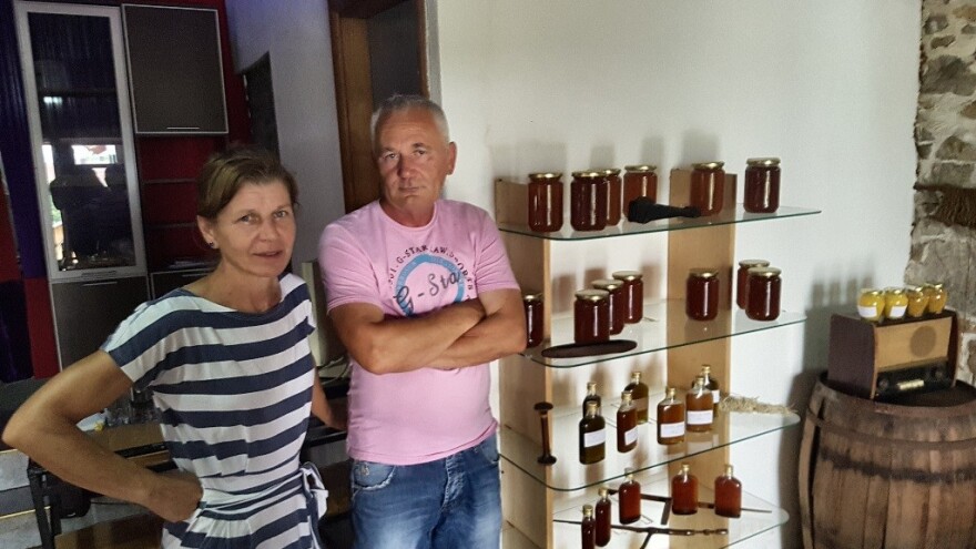 Senad Bajramović proizvodi 100% bio proizvode, a otvorio je i api komoru za liječenje osoba koje imaju probleme sa disajnim putevima