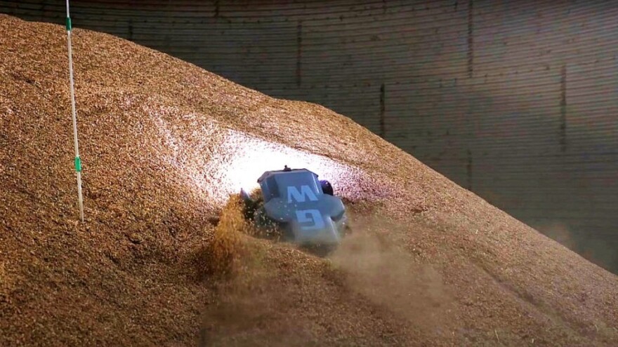 Može li robot umjesto čovjeka ravnomjerno rasporediti žitarice u silosu?