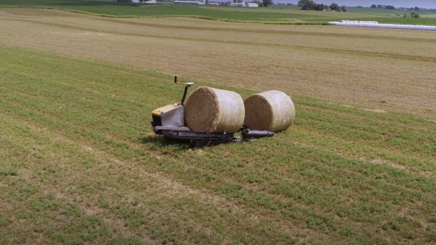 Pre 50 godina proizveli su svoju prvu balirku - za godišnjicu predstavili robot za skupljanje bala