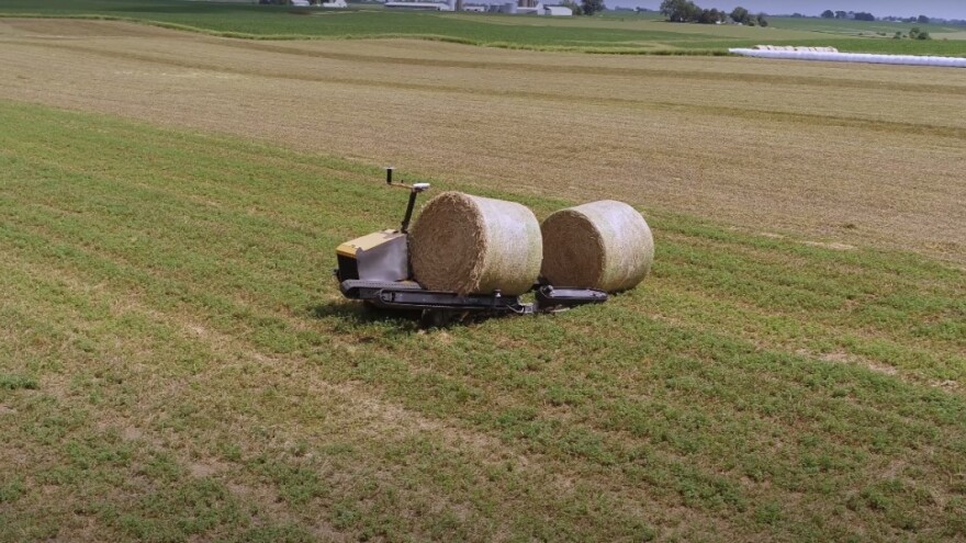 Prije 50 godina proizveli su svoju prvu balirku - za godišnjicu predstavili robot za skupljanje bala